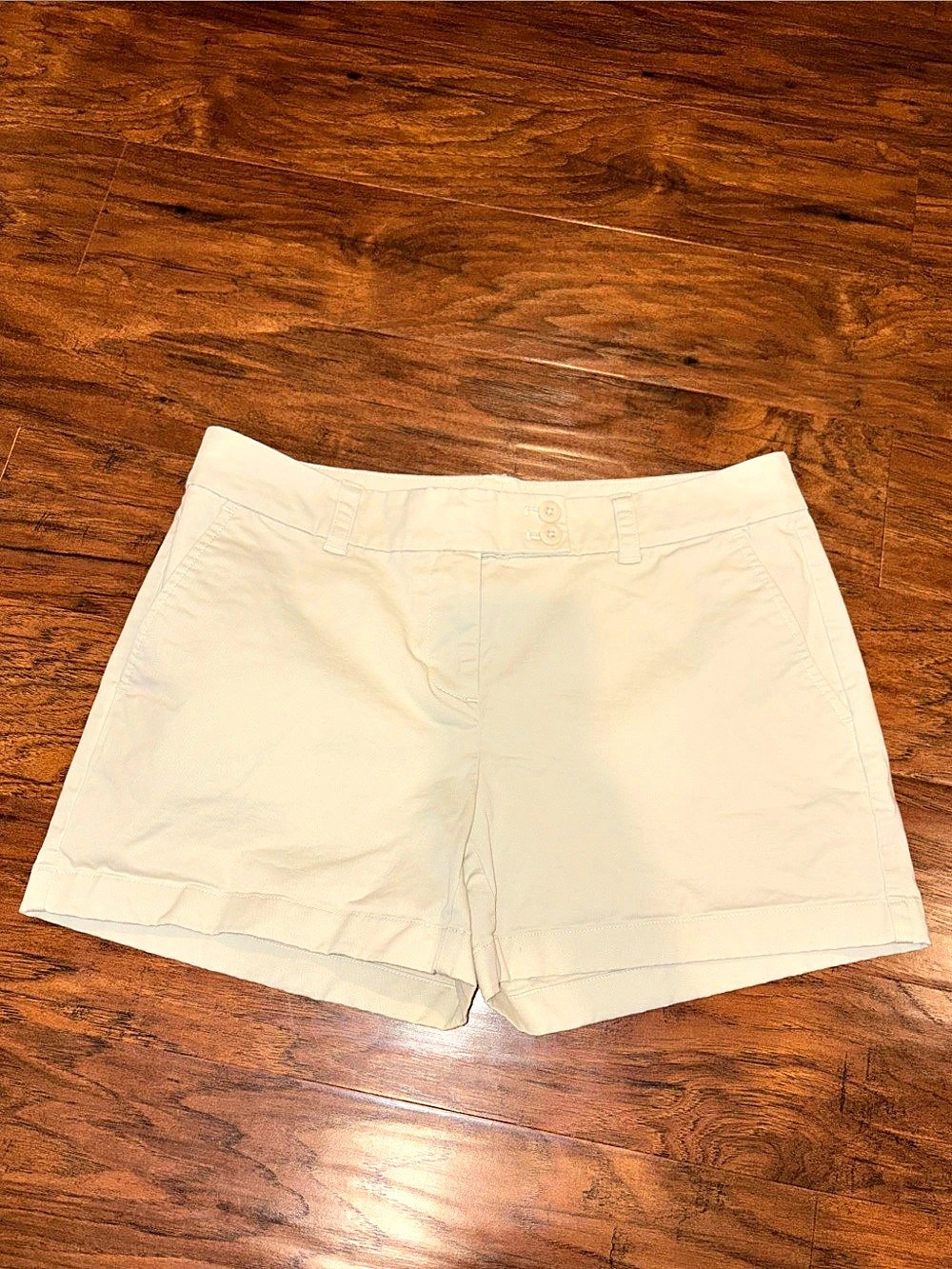 vineyard vines Women's Chino Shorts Beige Size 8